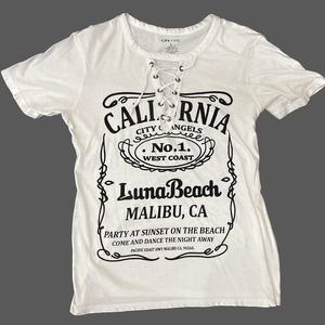 On Fire Laced V-Neck Jack Daniels Style PCH Malibu California T-Shirt Size Large